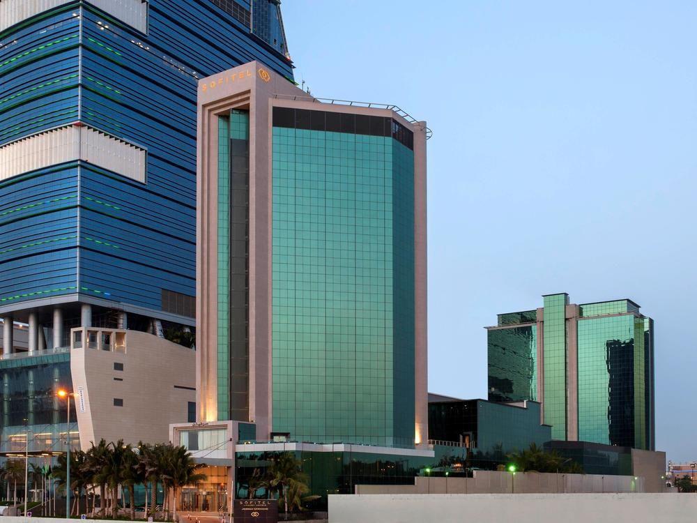 The Venue Jeddah Corniche Otel Dış mekan fotoğraf The headquarters of the Central Bank of Kuwait in Kuwait City