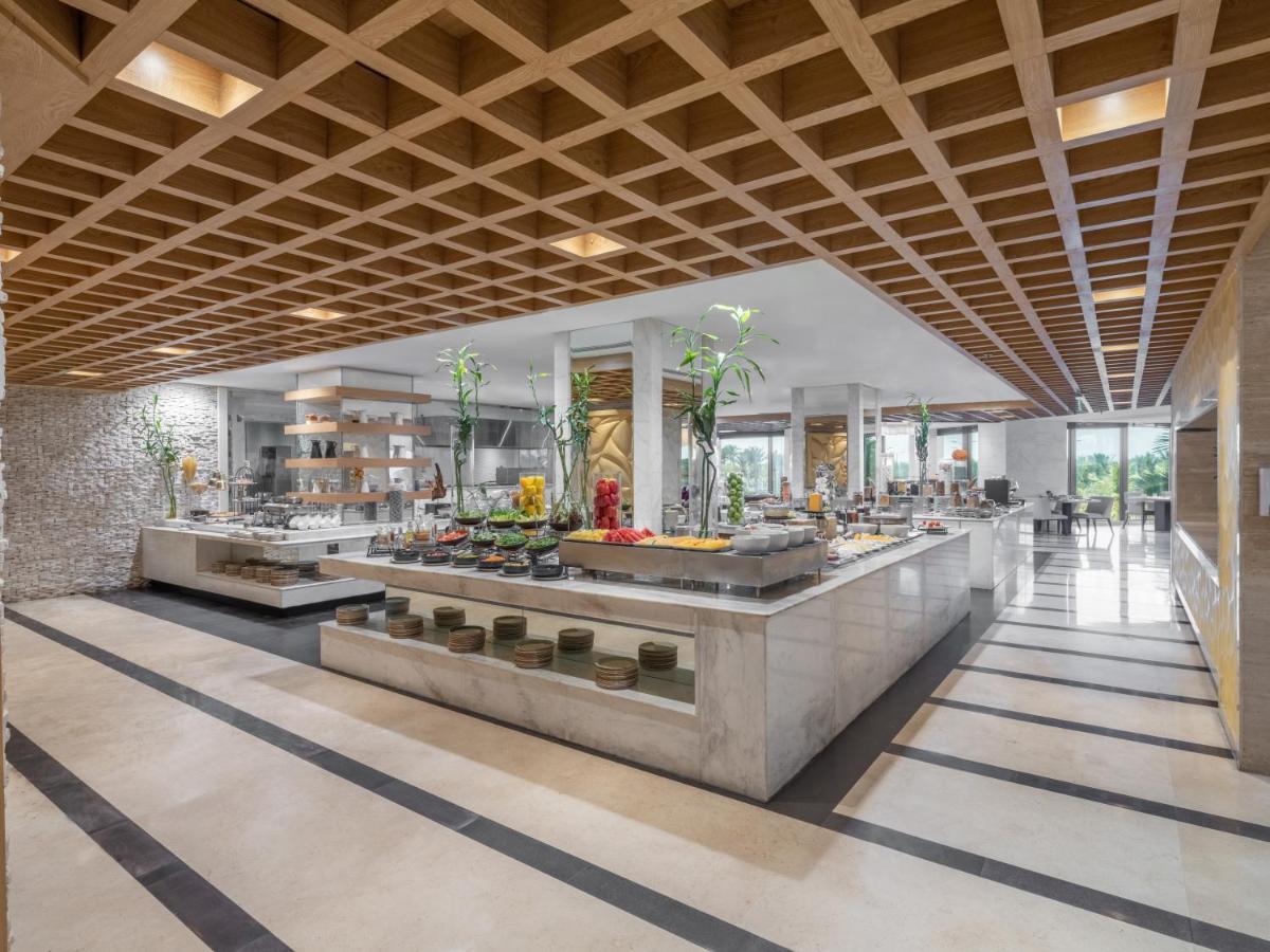 The Venue Jeddah Corniche Otel Dış mekan fotoğraf The buffet at the hotel