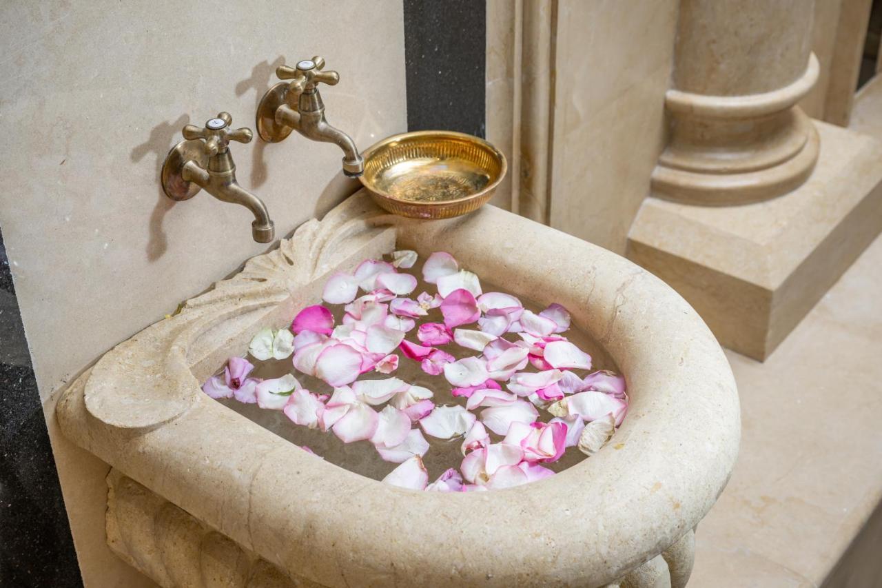 The Venue Jeddah Corniche Otel Dış mekan fotoğraf A hammam in Istanbul