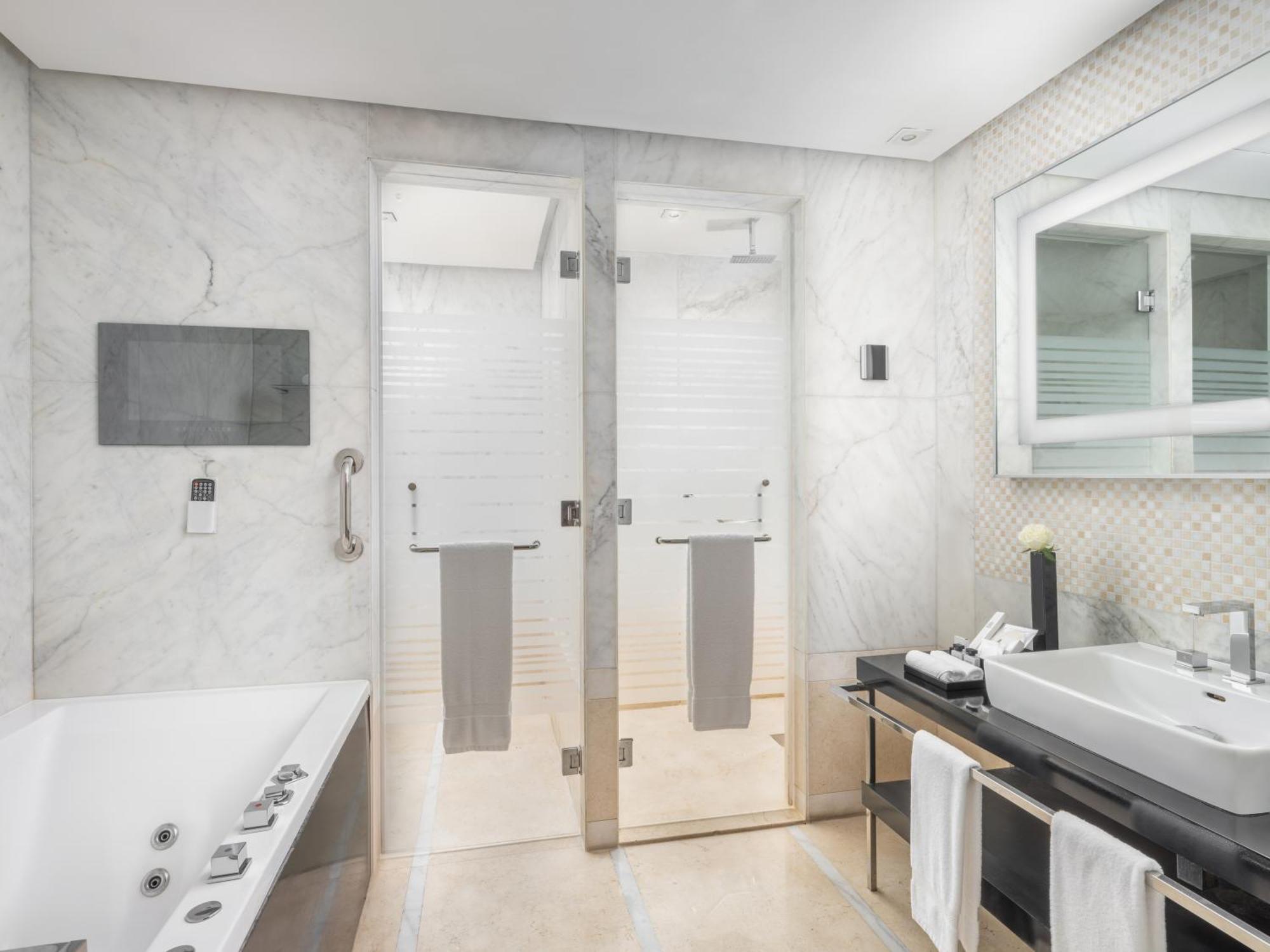 The Venue Jeddah Corniche Otel Dış mekan fotoğraf Bathroom
