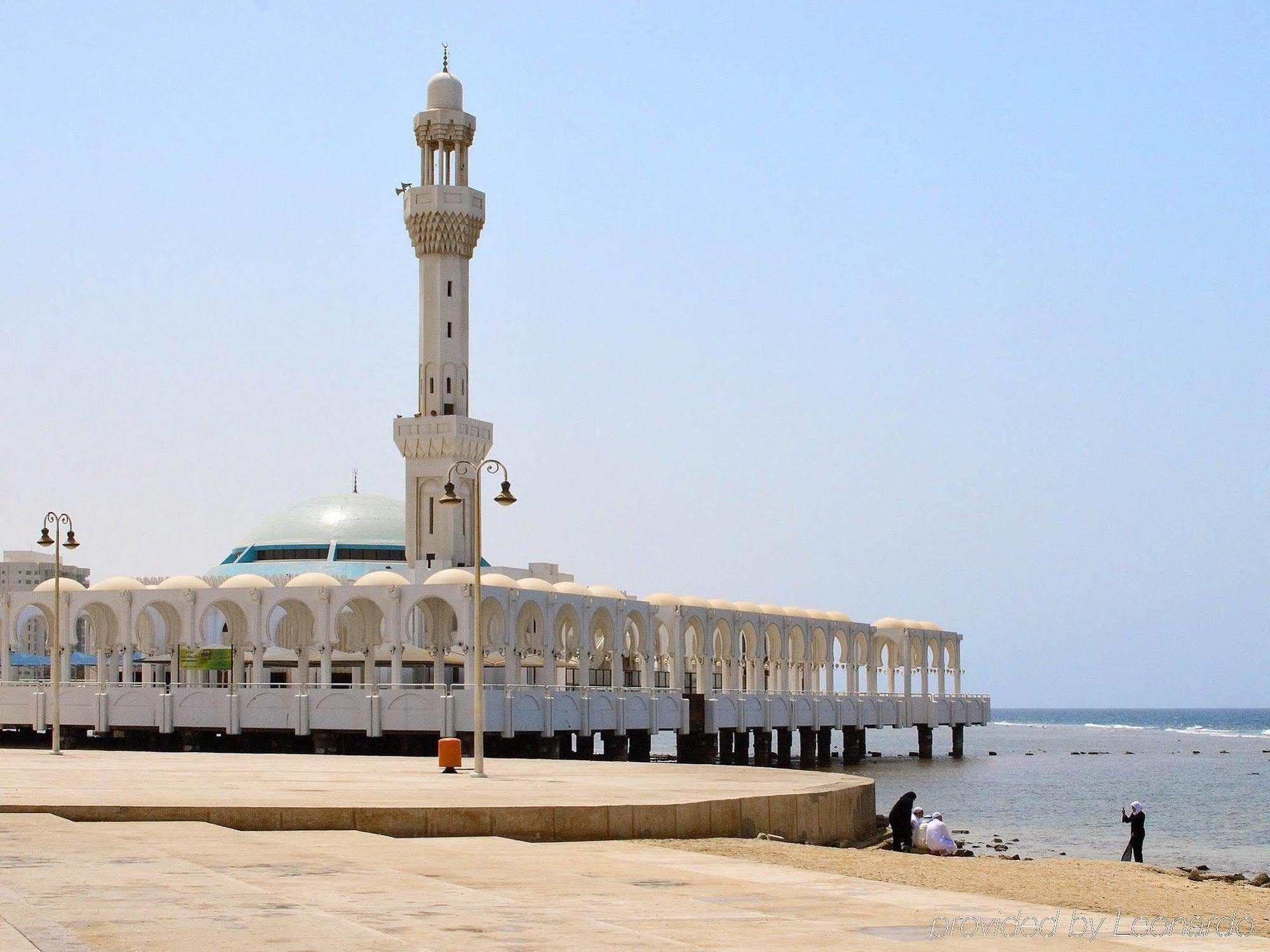The Venue Jeddah Corniche Otel Dış mekan fotoğraf Al-Rahmah Mosque