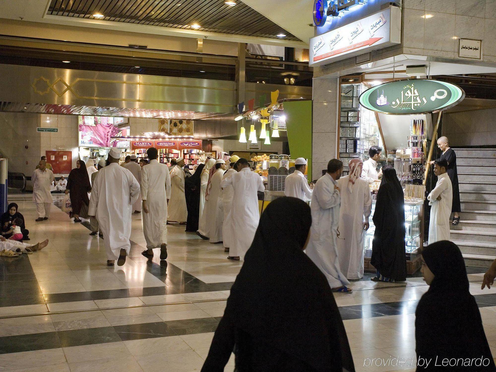 The Venue Jeddah Corniche Otel Dış mekan fotoğraf The mall's food court