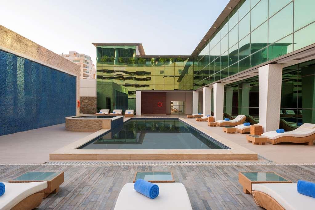 The Venue Jeddah Corniche Otel Konforlar fotoğraf The pool at the hotel
